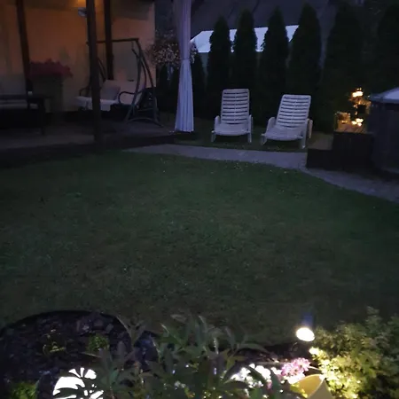 Nyaraló лора *